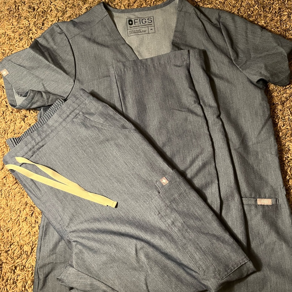 Figs scrub set